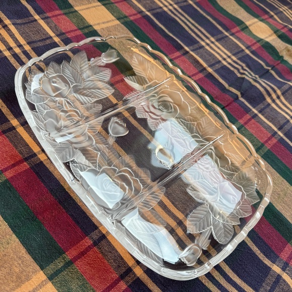 Vintage Studio Nova Winter Rose Frosted Glass 3 Part Serving Platter - Picture 2 of 10
